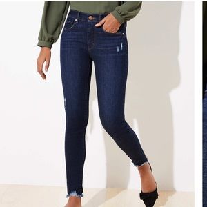 COPY - Loft Destructed Dark Indigo Wash Skinny Je…